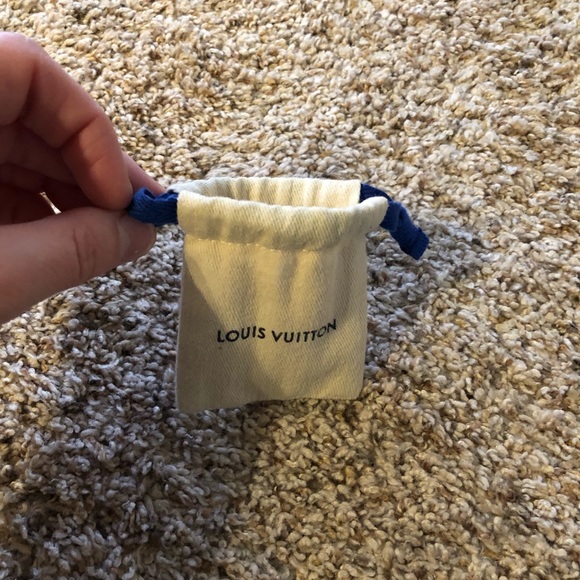 Louis Vuitton original: keys (2) and bag - Picture 3 of 5